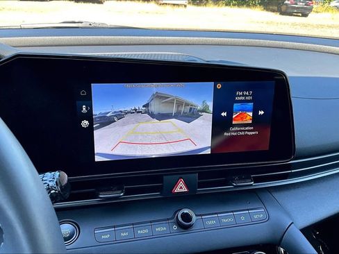 Used 2025 Hyundai Elantra SEL FWD image 29