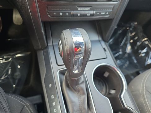 Used 2018 Ford Explorer XLT image 23