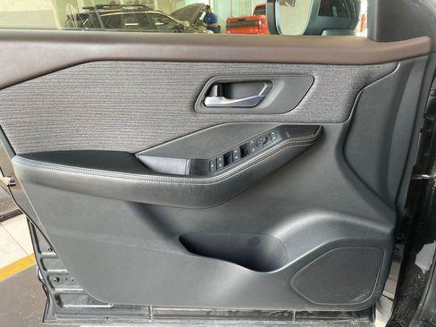 Certified 2021 Nissan Rogue SV FWD image 9