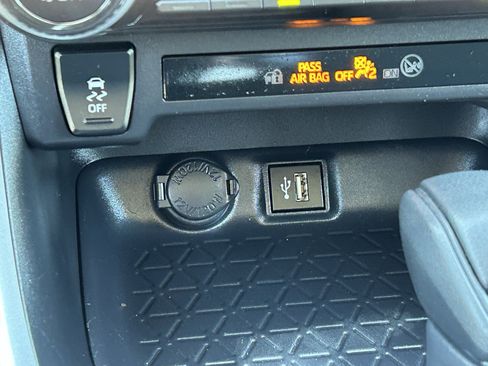 Certified 2025 Toyota RAV4 XLE FWD image 17
