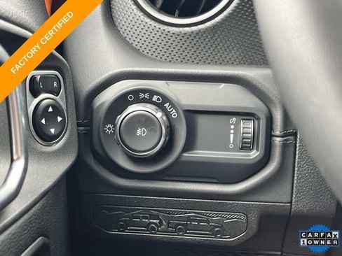 Certified 2025 Jeep Wrangler Unlimited Rubicon AWD/4WD image 34