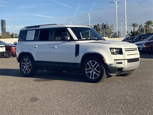 Used 2021 Land Rover Defender 110 SE image 4