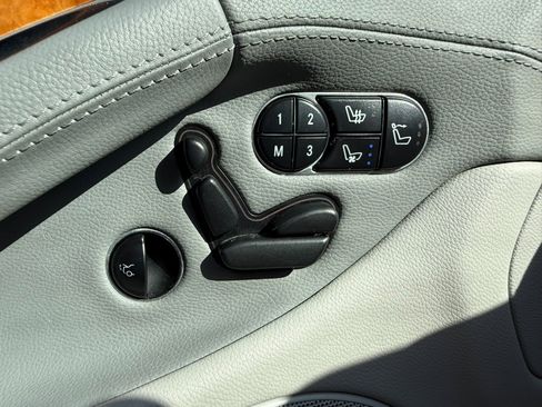 Used 2012 Mercedes-Benz SL 550 image 38