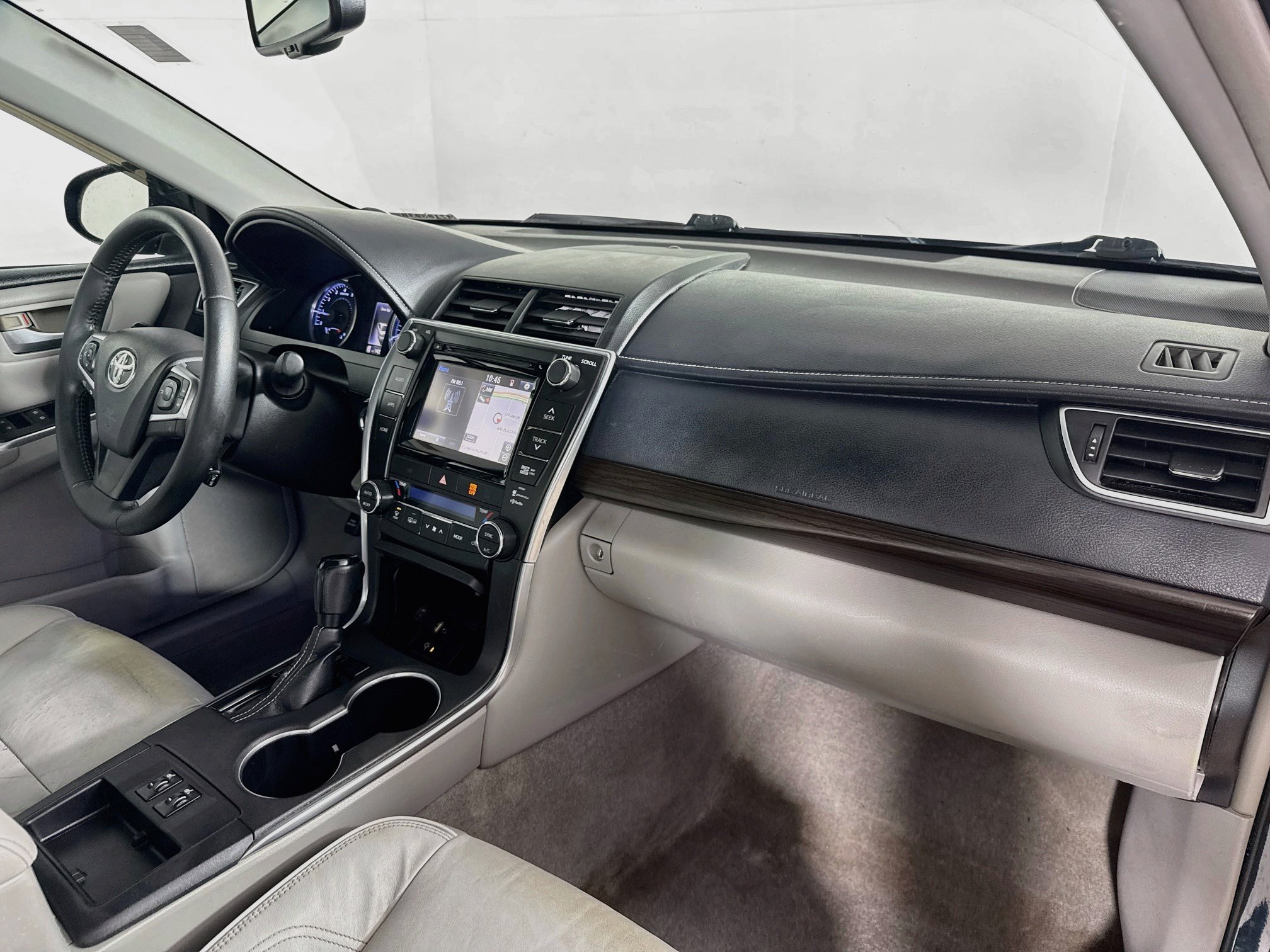Used 2015 Toyota Camry XLE FWD image 37