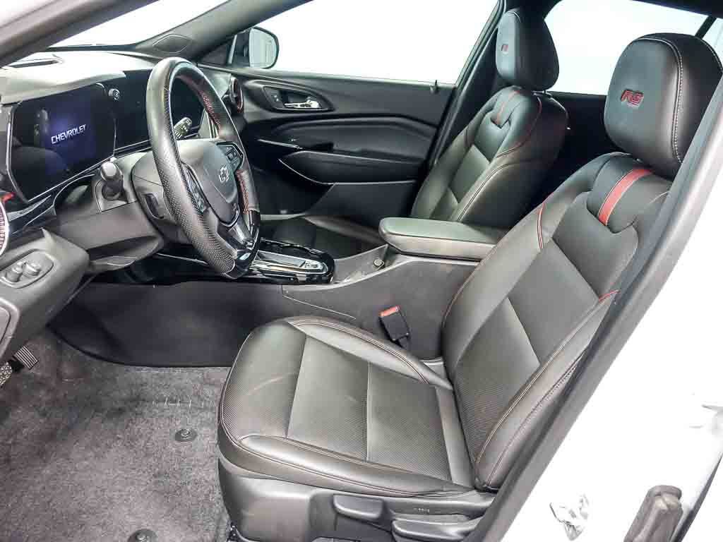 Used 2025 Chevrolet Trax RS w/ Driver Confidence Package FWD image 9