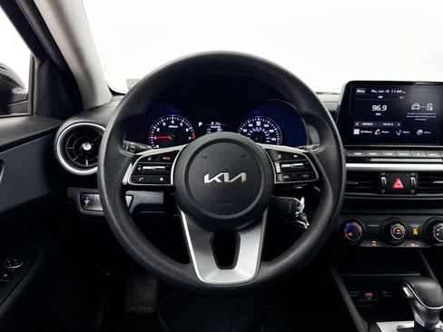 Certified 2022 Kia Forte Sedan FWD image 3