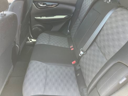Used 2022 Nissan Rogue Sport SV FWD image 17
