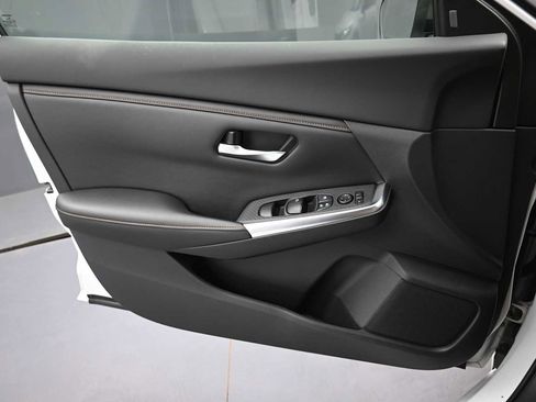 Used 2021 Nissan Sentra SR FWD image 11