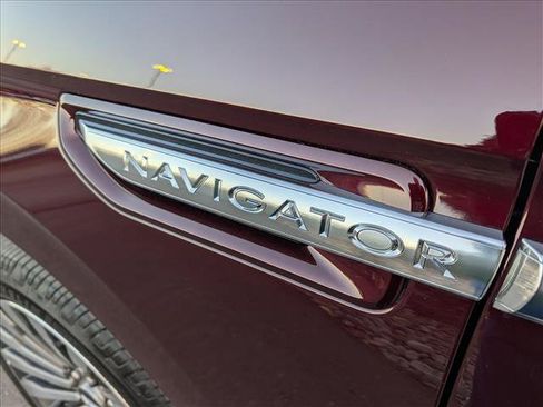 Used 2018 Lincoln Navigator Reserve w/ Technology Package image 9