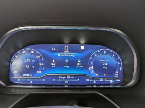 Used 2023 Chevrolet Suburban Premier image 27