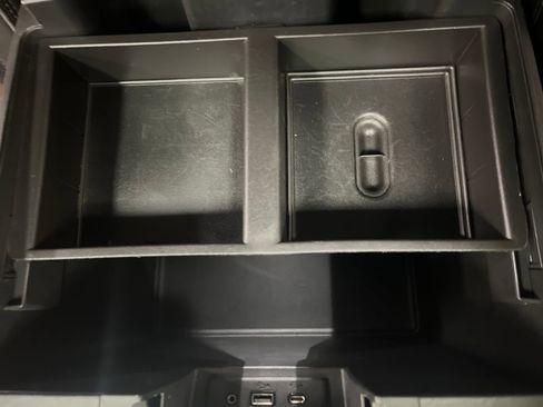 Used 2020 Chevrolet Silverado 1500 High Country w/ Technology Package image 18