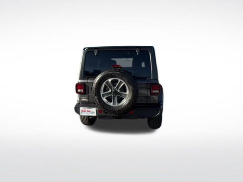 Used 2021 Jeep Wrangler Unlimited Sahara image 39