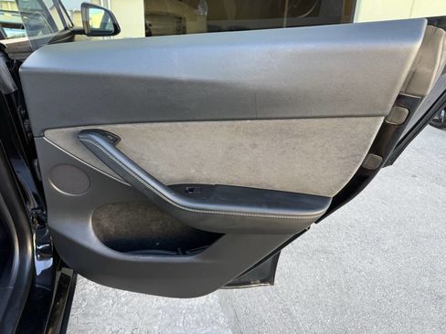 Used 2022 Tesla Model Y Performance image 25