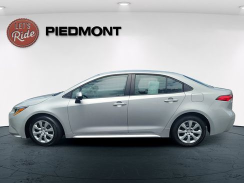 Used 2023 Toyota Corolla LE FWD image 8