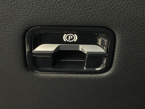 Certified 2026 Mercedes-Benz S 500 4MATIC image 31