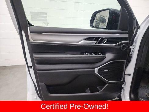 Certified 2026 Jeep Grand Wagoneer L Limited w/ 8-Passenger Seating Package AWD/4WD image 9