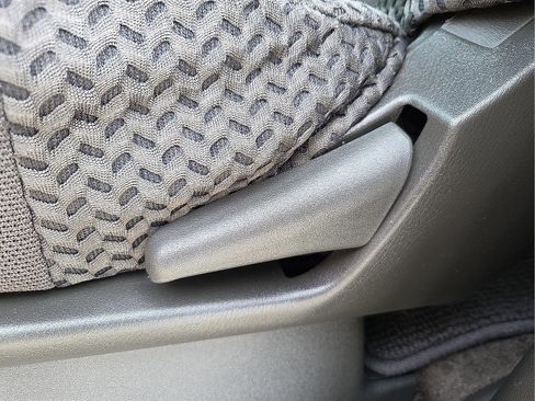 Used 2017 Nissan Frontier SV w/ SV Value Truck Package image 15