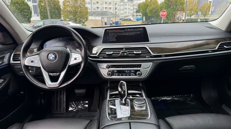 Used 2020 BMW 740i xDrive w/ Cold Weather Package AWD/4WD image 25