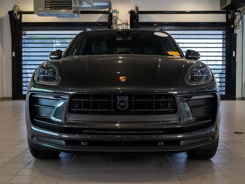 Used 2025 Porsche Macan image 6