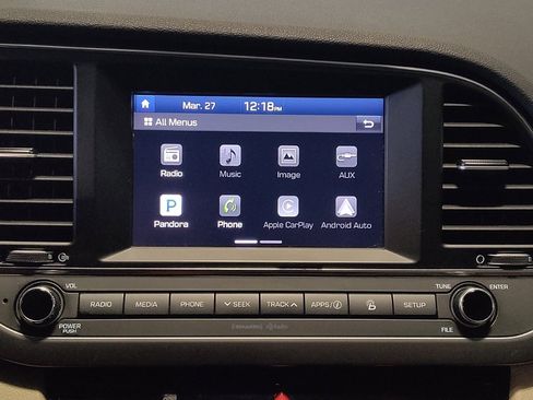 Used 2017 Hyundai Elantra Limited image 25