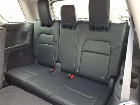 New 2026 Nissan Pathfinder Platinum image 30