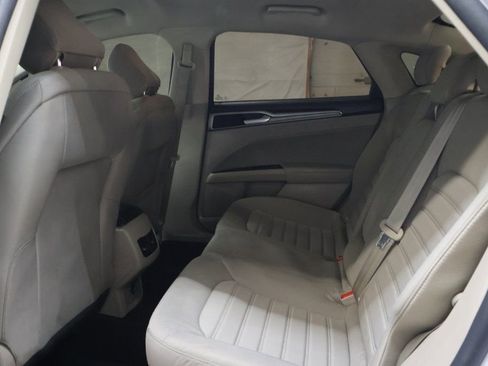 Used 2020 Ford Fusion SE image 14