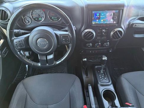 Used 2018 Jeep Wrangler Unlimited Sport S AWD/4WD image 3