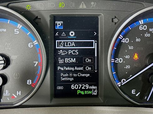 Used 2018 Toyota RAV4 XLE FWD image 19