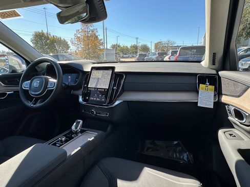New 2026 Volvo XC90 B5 Core image 11