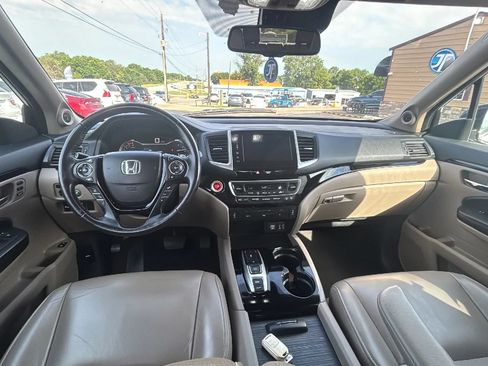 Used 2016 Honda Pilot Touring image 28