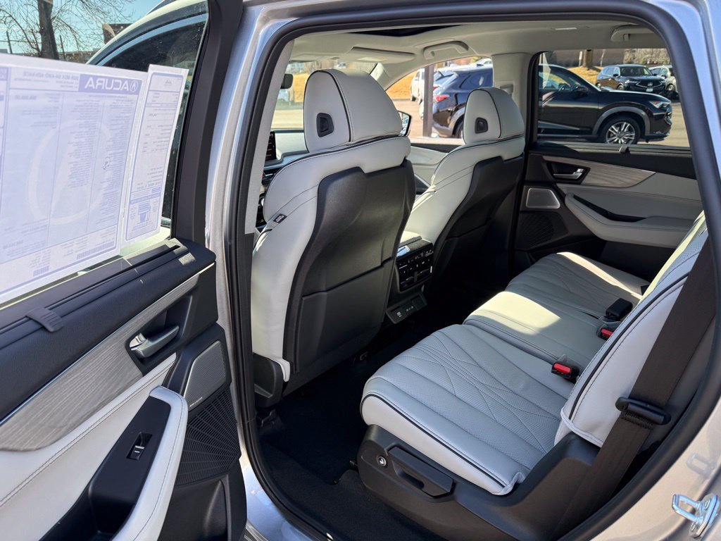 Certified 2026 Acura MDX w/ Advance Package AWD/4WD image 15
