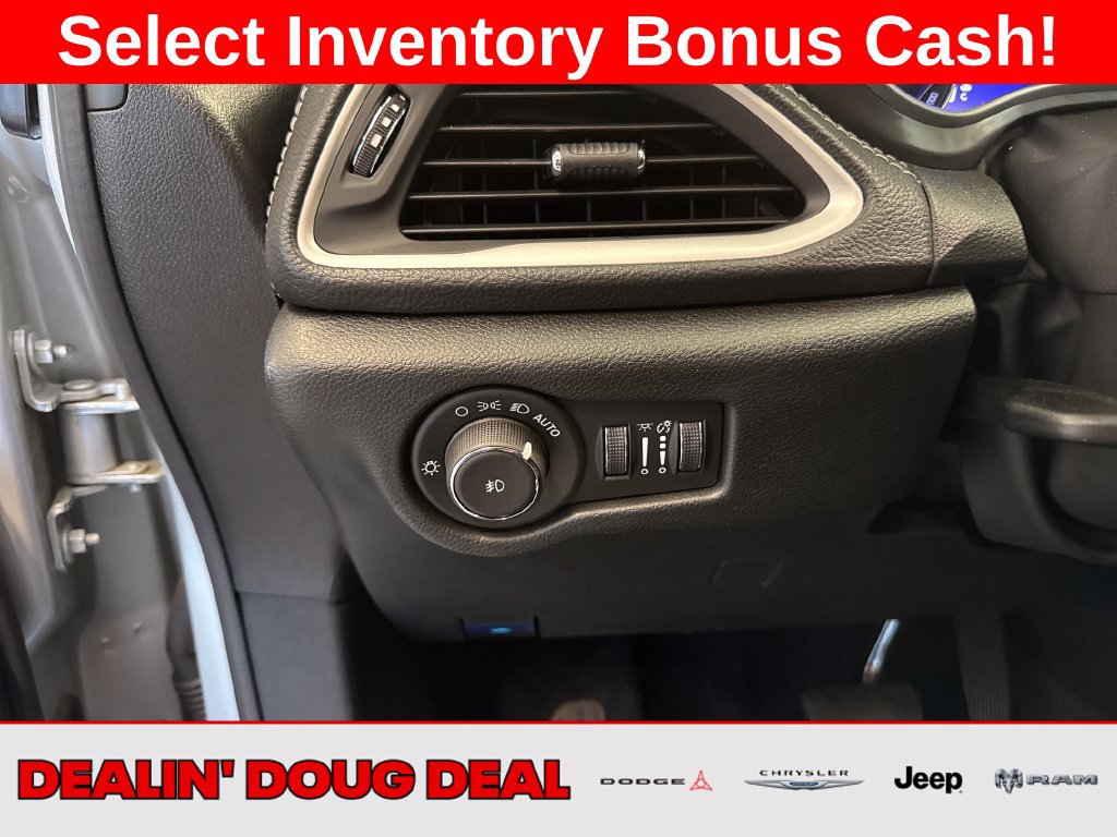 New 2026 Chrysler Pacifica Select w/ S Appearance Package AWD/4WD image 8