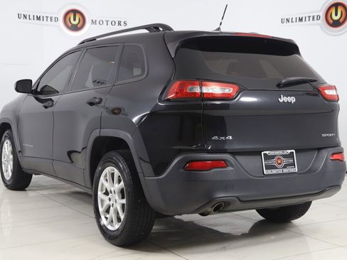 Used 2015 Jeep Cherokee Sport w/ Sport Appearance Group AWD/4WD image 4
