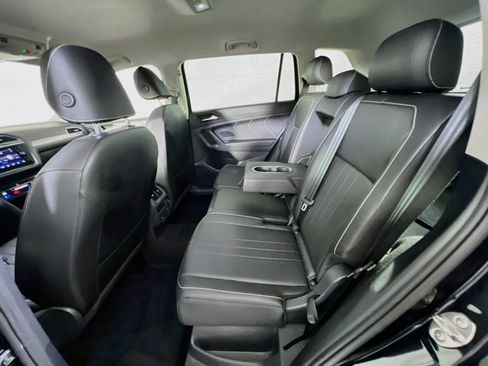 Used 2023 Volkswagen Tiguan SE AWD/4WD image 23