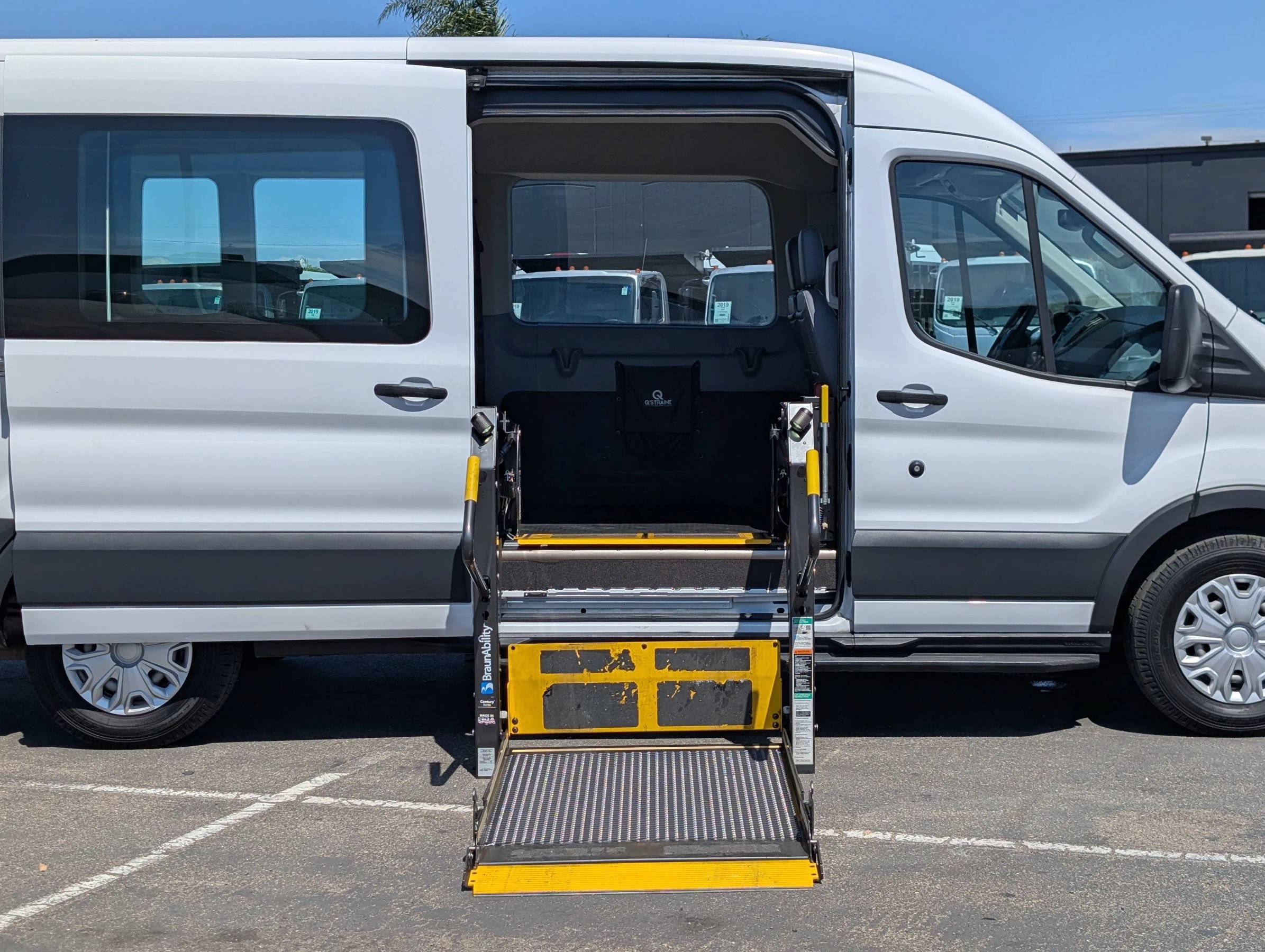 Used 2018 Ford Transit 350 XL RWD image 3
