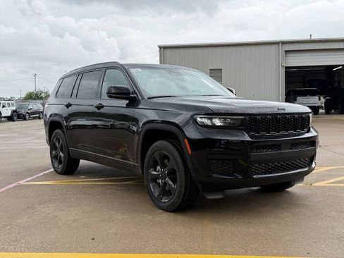New 2025 Jeep Grand Cherokee L Altitude RWD image 2