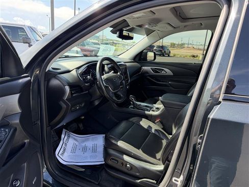Used 2021 Chevrolet Traverse RS w/ LPO, Floor Liner Package AWD/4WD image 8
