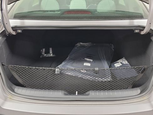 New 2025 Hyundai Elantra Limited image 36