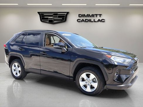 Used 2020 Toyota RAV4 XLE FWD image 7