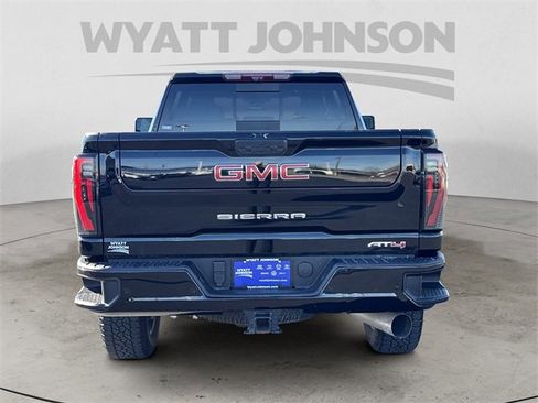 Used 2024 GMC Sierra 2500 AT4 w/ AT4 Premium Plus Package image 4