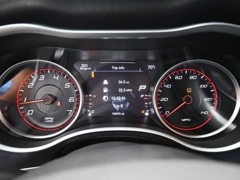 Used 2015 Dodge Charger SXT RWD image 17
