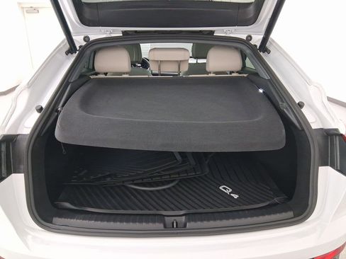 Used 2023 Audi Q4 e-tron Prestige image 28