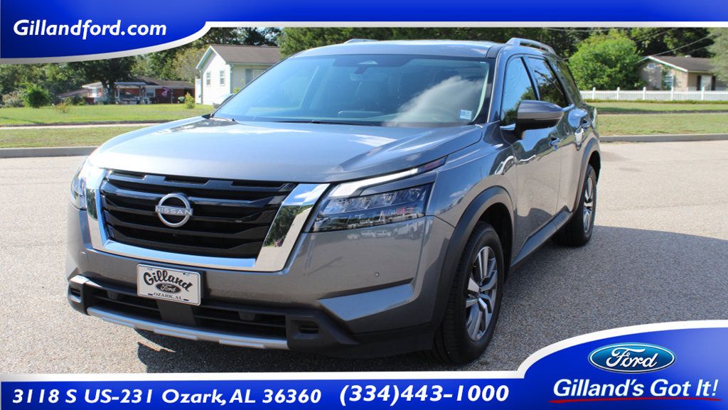 Used 2025 Nissan Pathfinder SL AWD/4WD image 1