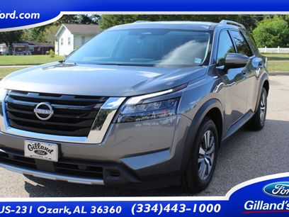 Used 2025 Nissan Pathfinder SL