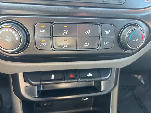 Used 2021 Chevrolet Colorado W/T w/ WT Convenience Package RWD image 16