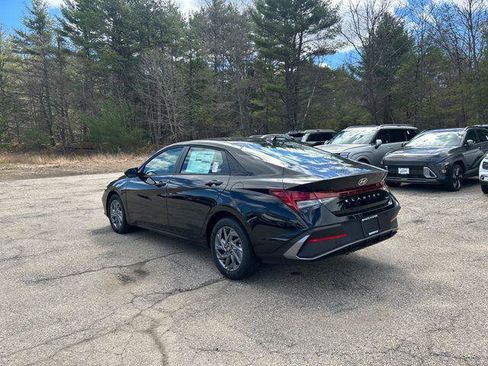 New 2026 Hyundai Elantra Hybrid FWD image 7