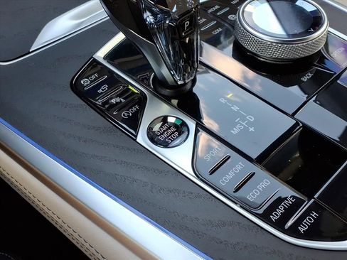 Used 2022 BMW X7 M50i w/ Dynamic Handling Package AWD/4WD image 14