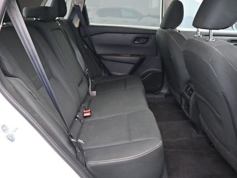 Used 2024 Nissan Rogue S image 32