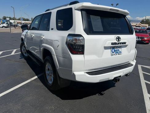 Used 2020 Toyota 4Runner SR5 w/ Wilderness Package AWD/4WD image 5