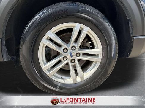 Used 2023 Ford Explorer XLT w/ Equipment Group 202A AWD/4WD image 43